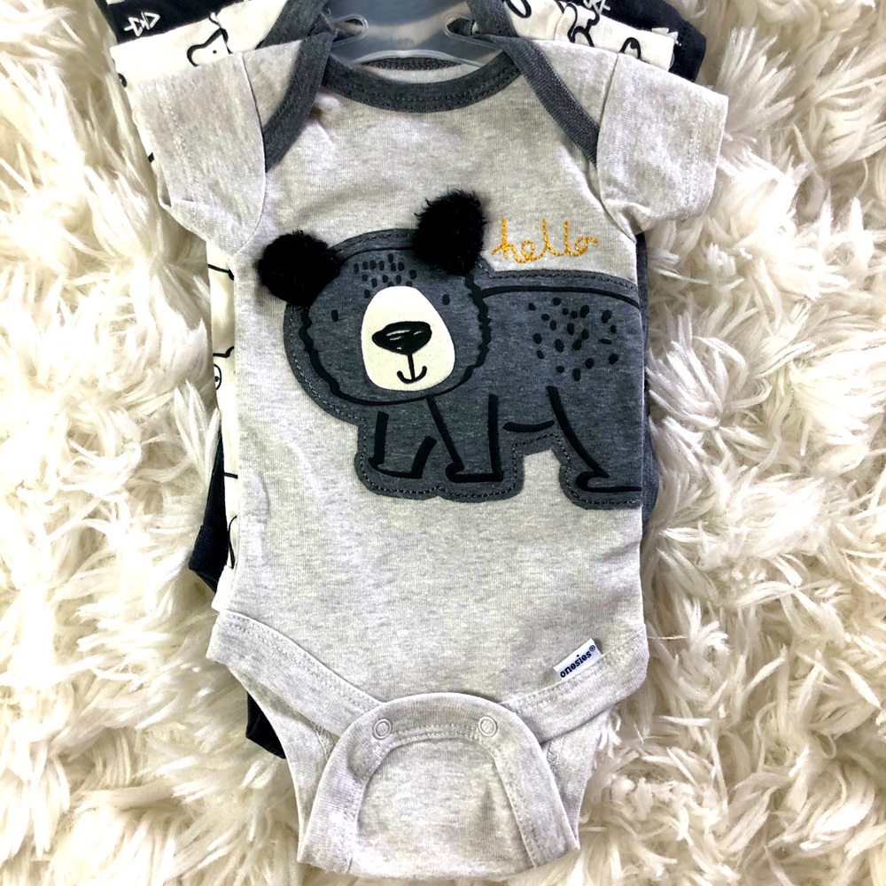 Set of 4 onesies with bear
